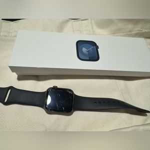 Apple Watch last years version cracks